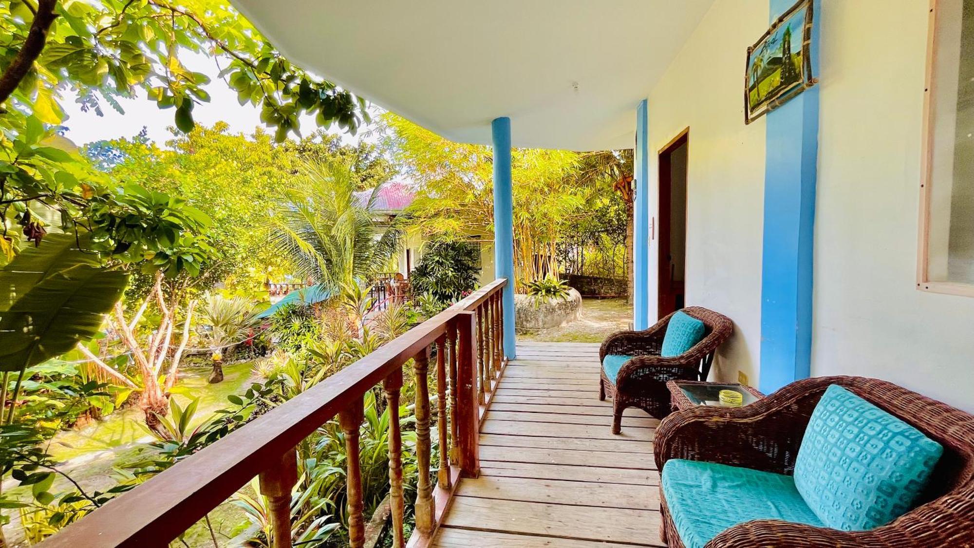 La Concepcion Cove Garden Apartment Moalboal